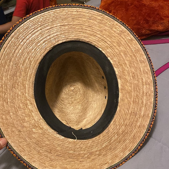 Artesanl Hat - Picture 4 of 4